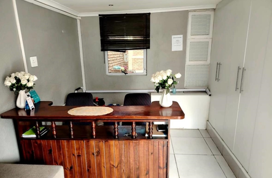 7 Bedroom Property for Sale in Quigney Eastern Cape